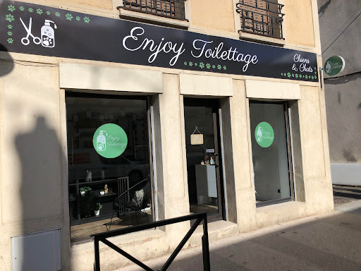 Enjoy Toilettage, salon de toilettage sur Groomie.fr et au 60 Rue du Général Leclerc, 77370 Nangis
