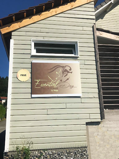 Essentiel Dog, salon de toilettage sur Groomie.fr et au 414 Rte de la Chandouze, 74380 Cranves-Sales