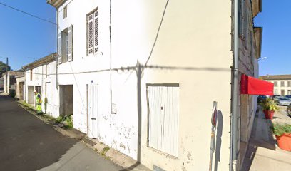 Loup loup toilettage, salon de toilettage sur Groomie.fr et au 2 Rue des Écoles, 17150 Mirambeau